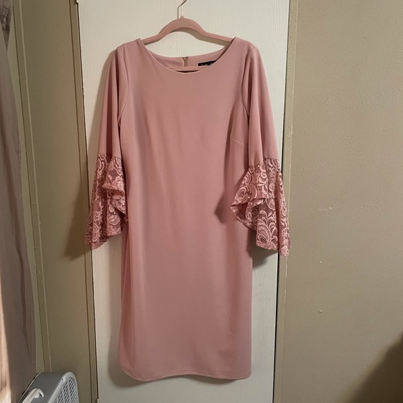 Dress - Picture 1 of 6